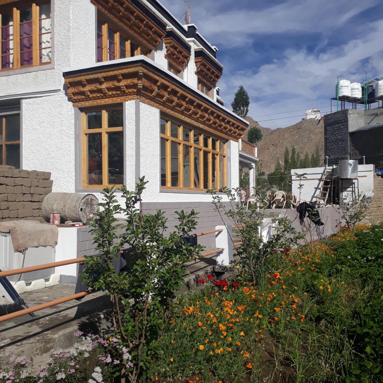 Gangzing Villina Bed & Breakfast Leh Exterior foto